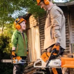 Jouet tronçonneuse à chaîne avec piles pour enfant - Stihl 0421 600 0053 - Chaîne mobile et bruit de moteur - Dès 3 ans